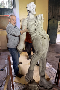 <div>Nicola Zocchi durante la movimentazione di <em>Ercole</em></div>